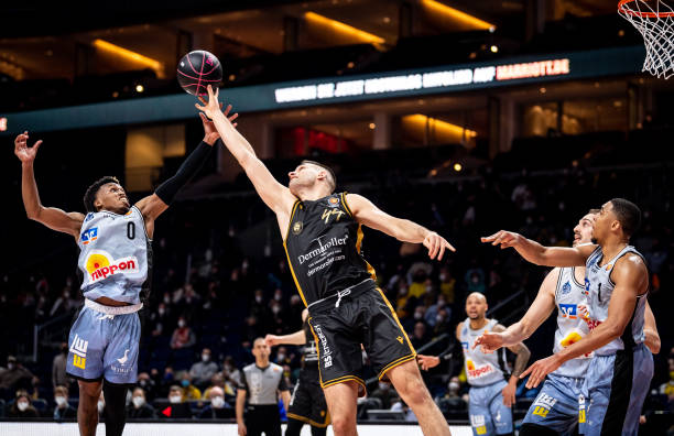 他在比赛关 他在比赛关