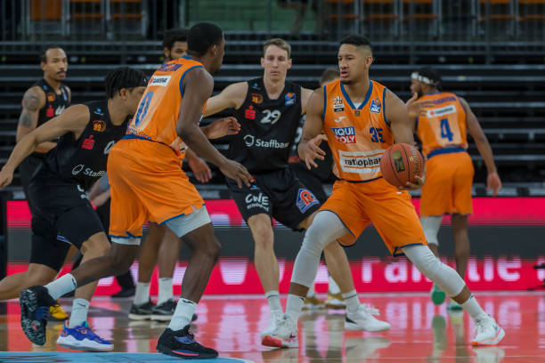 他与经纪团 他与经纪团