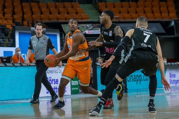 三个赛季 三个赛季